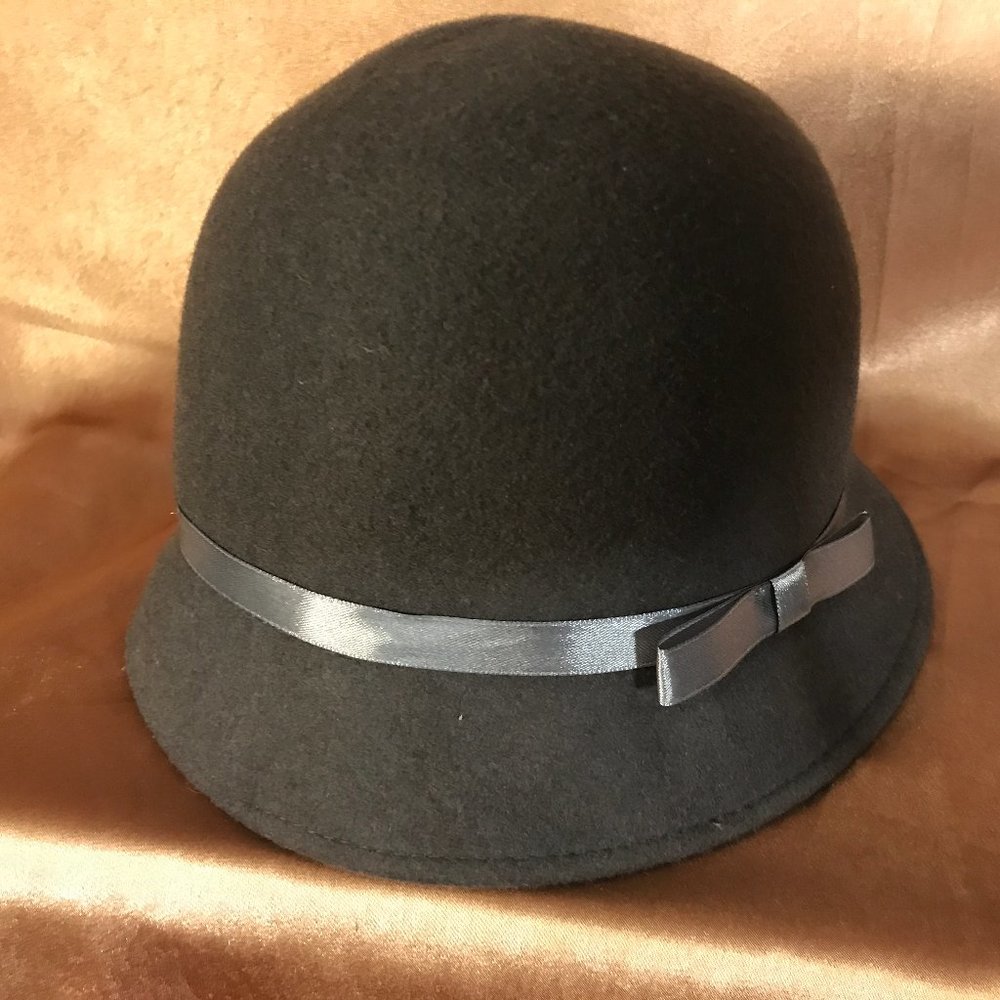 Vintage style wool hat